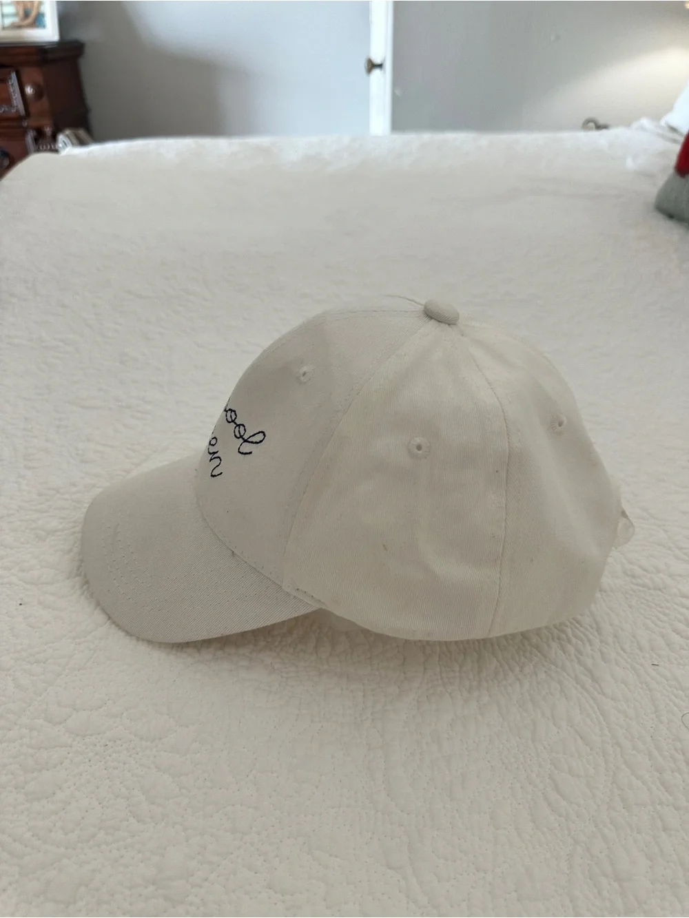 Ever Ellis Carpool Queen White Embroidered Baseball Cap - Picture 4 of 9